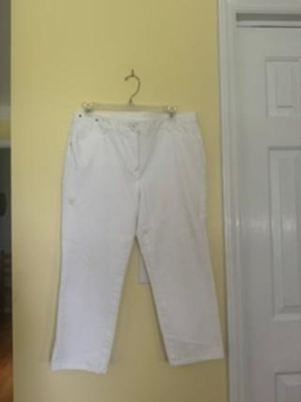 Women’s Chico So Slimming White Capris Size 1.5